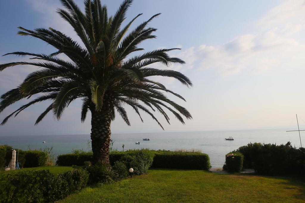 Beach Front Chanioti Polychrono Exterior photo