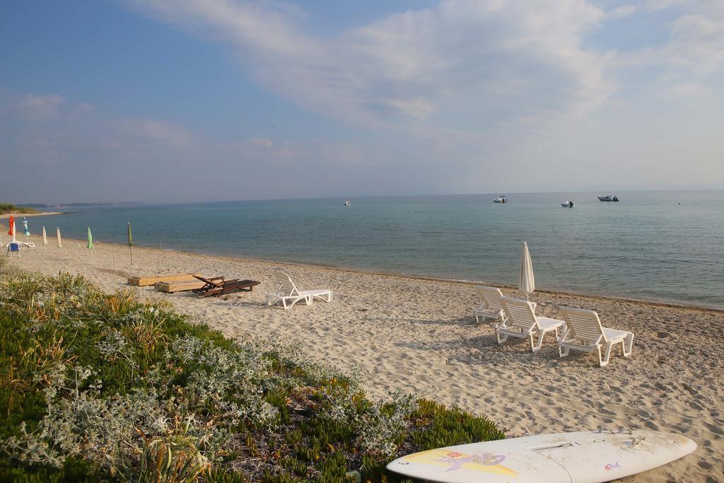 Beach Front Chanioti Polychrono Exterior photo