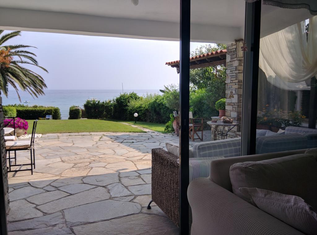 Beach Front Chanioti Polychrono Exterior photo