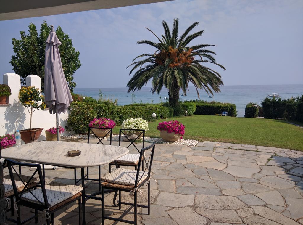 Beach Front Chanioti Polychrono Exterior photo